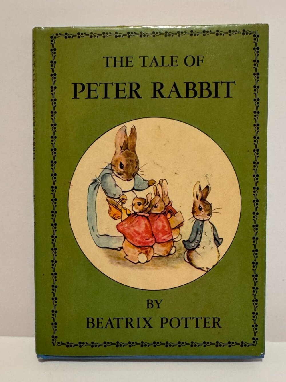 Beatrix Potter The Tale of Peter Rabbit Hardcover Dust Jacket Avenel Books 1988